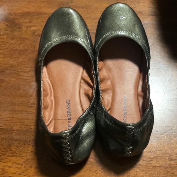 Lucky Brand Women’s Shoes Size 8 Pewter Color. Excellent condition. - Picture 1 of 5